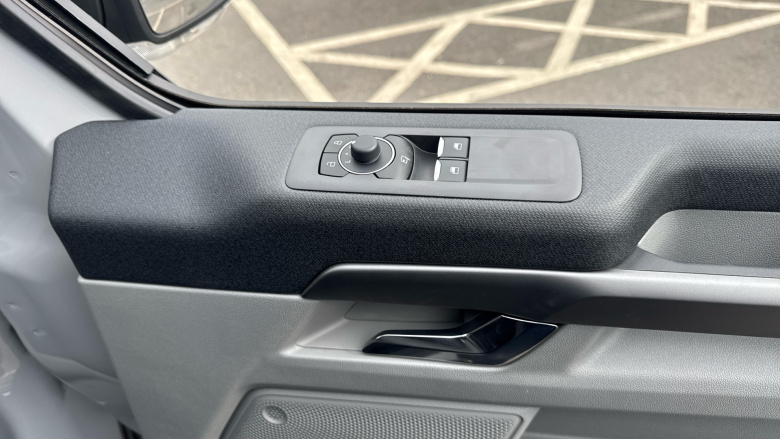 Ford Tourneo Custom 340 L1 Electric Rwd 160kW 65kWh H1 Titanium X 8 seater Auto